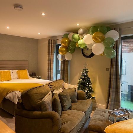 York Staycation With Free Parking מראה חיצוני תמונה